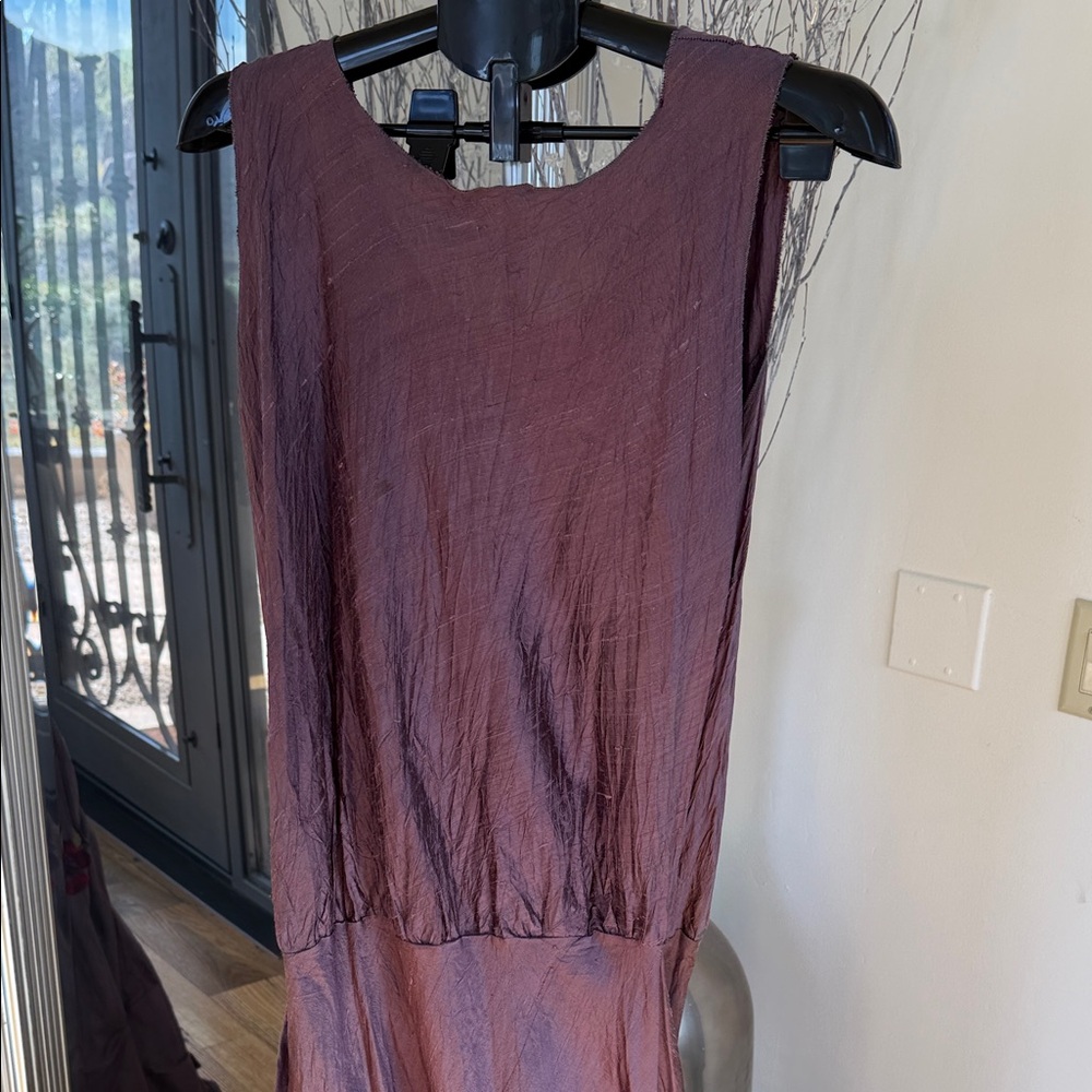 Chic Sleeveless Maxi Dress in Plum - Picture 7 of 9